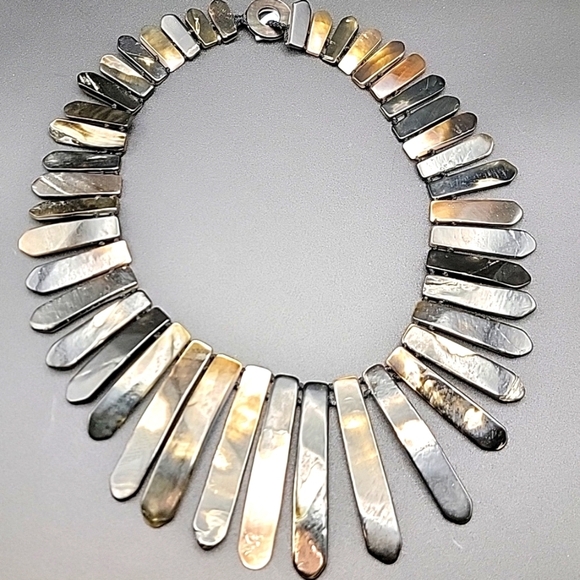 Elegant Rare Mother of Pearl Necklace 14" Double Sided Shell Choker Statement - Picture 6 of 10